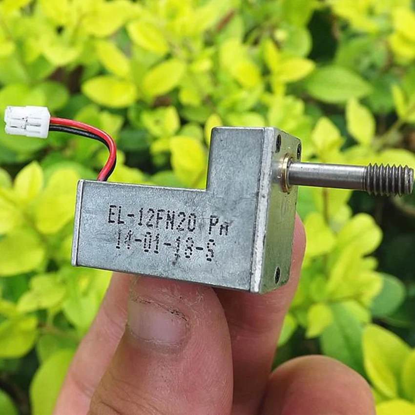 Маленький редукторный двигатель постоянного тока 5 В с винтовым стержнем