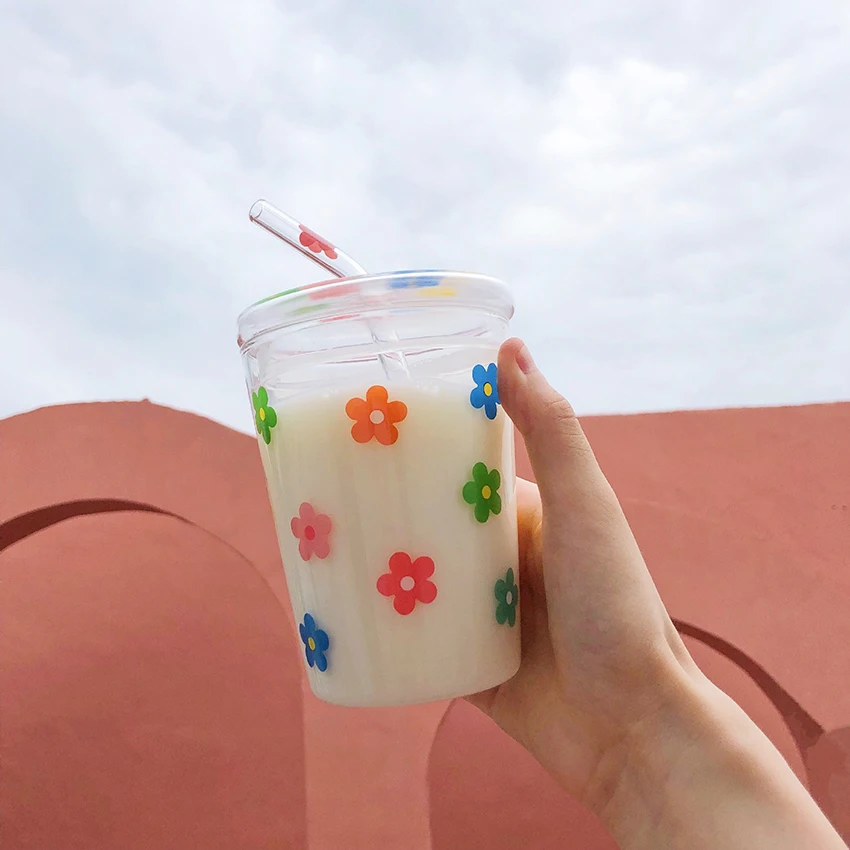 Чашка для кофе из боросиликатного стекла с цветами и соломенной крышкой 350 мл