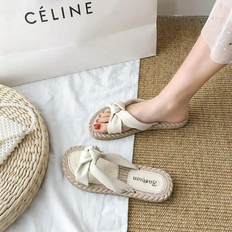 Шлепанцы женские на плоской подошве Нескользящие модная Уличная обувь пляжные