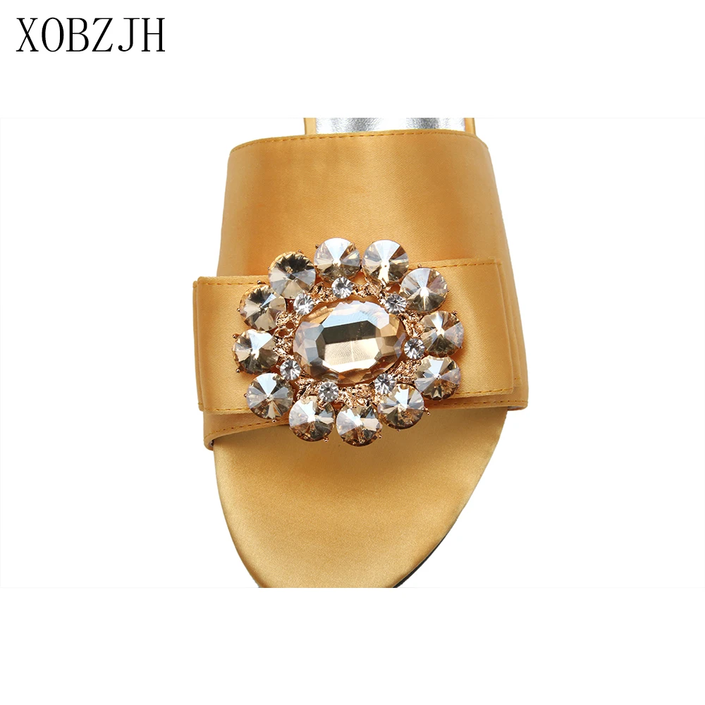 Летняя женская обувь сандалии на плоской подошве роскошная со стразами