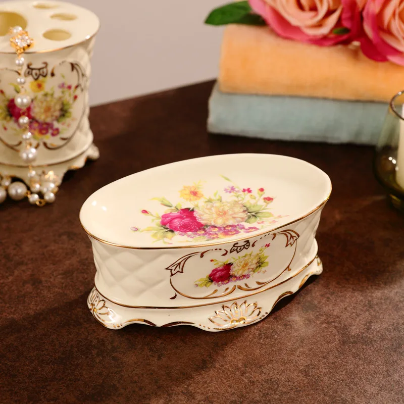 

Bathroom Portable Soap Dish Ceramics Drain Soap Box Creative Bathroom Supplies Flower Decoration European Pastoral Style