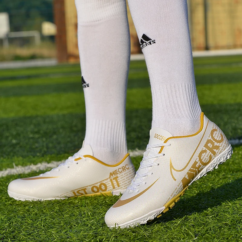 

Largesize Men Football Shoes With Broken Nails Indoor Sports Shoes Grass Shoes Women Football Training Shoes Unisex Sports Shoes