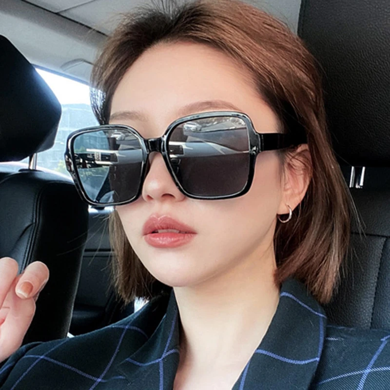 

Square Elegant cateye Sunglasses Women Luxury Brand Designer Oversized Italy Sun Glasses Female Ladies cat eye Shades Eyewear