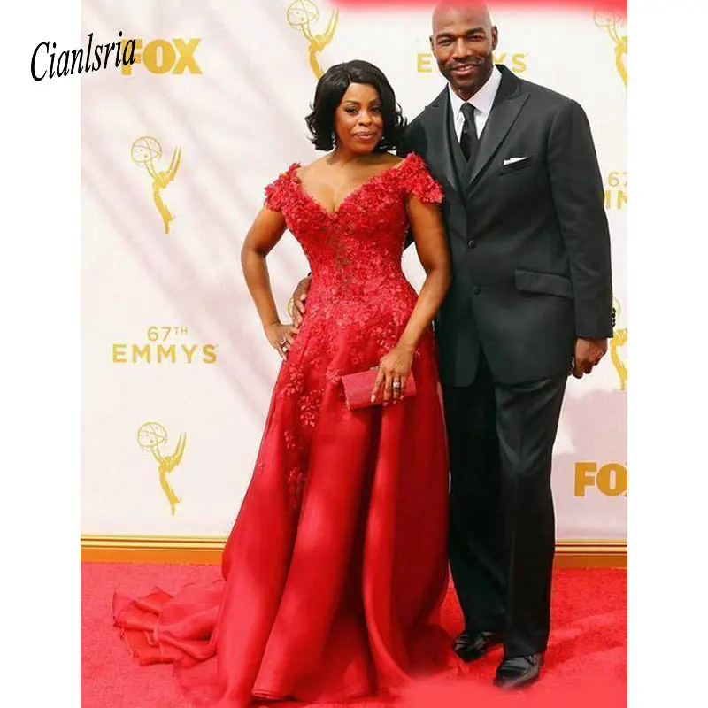 

Plus Size A Line Mother of the Bride Dresses V Neck 3D Floral Appliques Wedding Guest Dress Cap Sleeves Mothers Formal Gowns