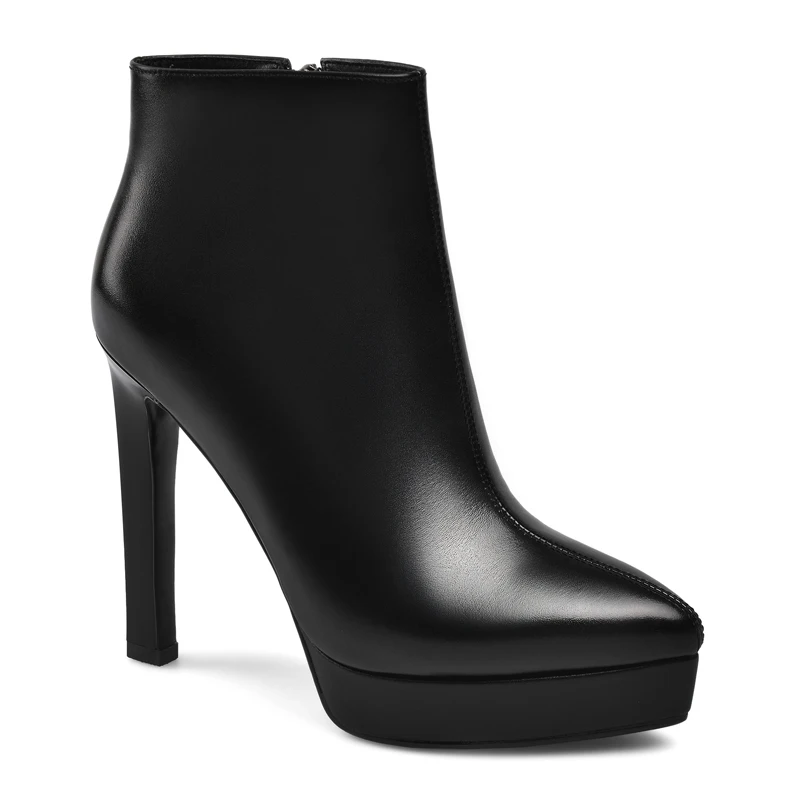 Модные женские зимние ботинки с острым носком на массивном каблуке молнии