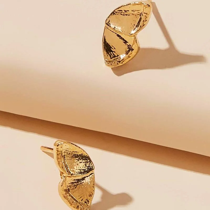 

2021 Jewelry Mini Size Golden Butterfly Earrings Ladies Butterfly Wild Fashion Simple Personality Small Butterfly Earrings