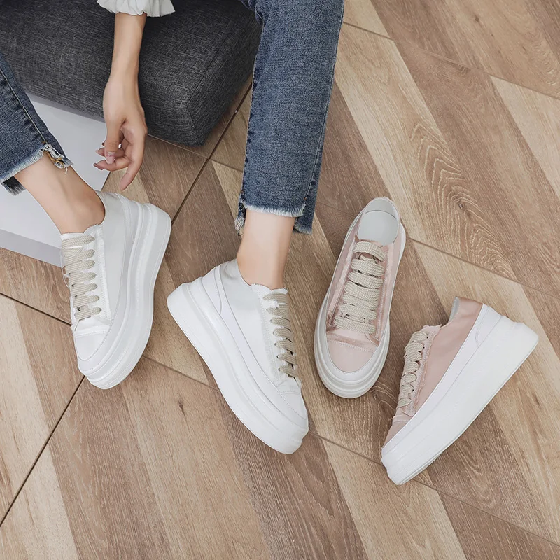 Женская весенне летняя белая спортивная обувь высокой четкости в Корейском