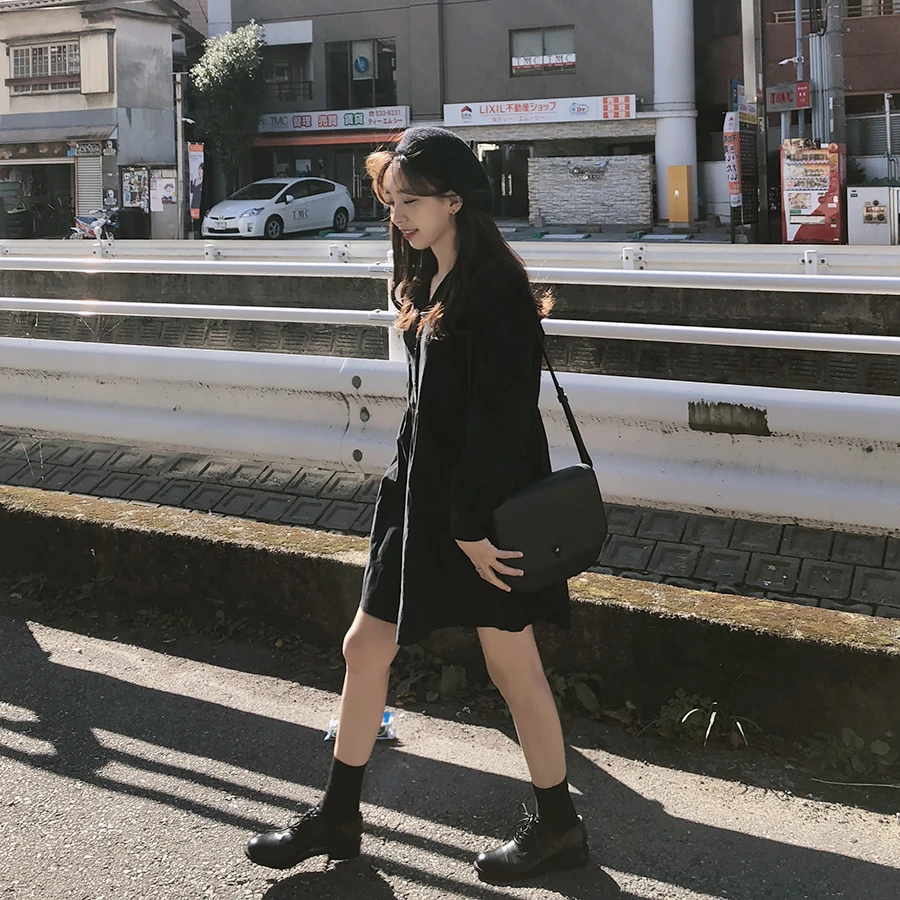 Новое Элегантное осенне зимнее вельветовое платье черного цвета с v образным