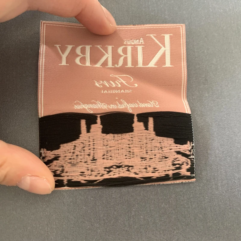 Заводская цена индивидуальные тканые этикетки 6*8 см в 4 цветах 75D высокоплотные