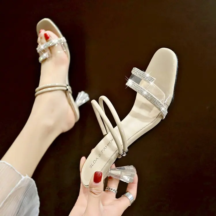 

Новые летние Стразы Босоножки с открытым носком с красивым принтом; Обувь с украшением в виде кристаллов; Туфли на шпильке; 2019 Мода; Два вари...