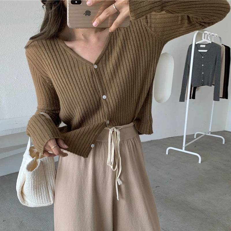 Женский короткий кардиган с V образным вырезом бежевый/серый/кофейный/черный