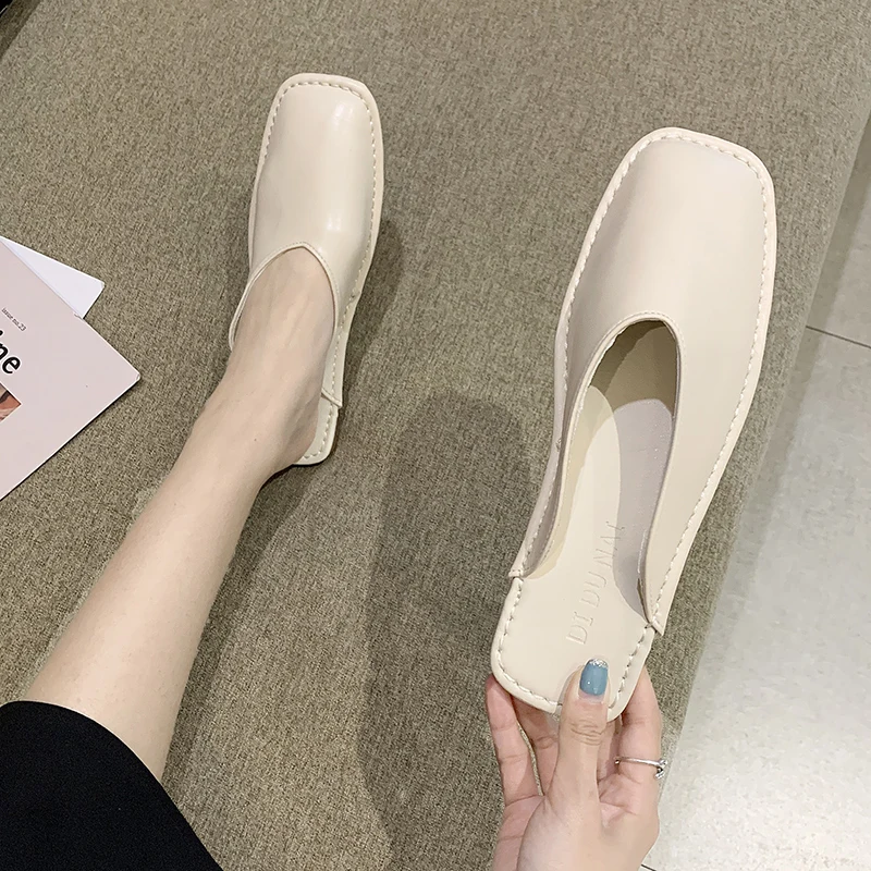 

Shoes Cover Toe Slippers Soft Mules For Women 2021 Luxury Slides Pantofle Low Comfort Flat Designer New Rubber Rome Basic PU