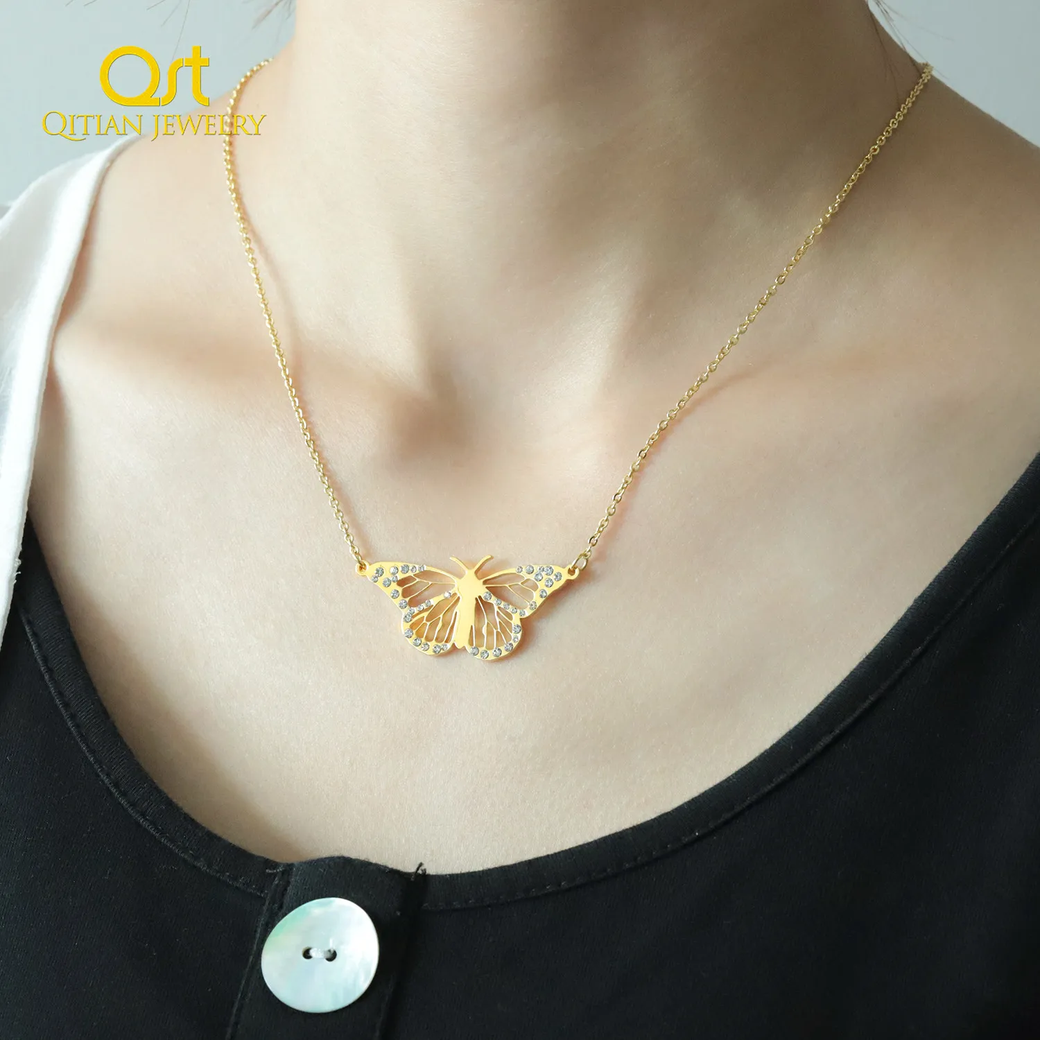 Персонализированное ожерелье с бабочкой на заказ гравировкой и именем для