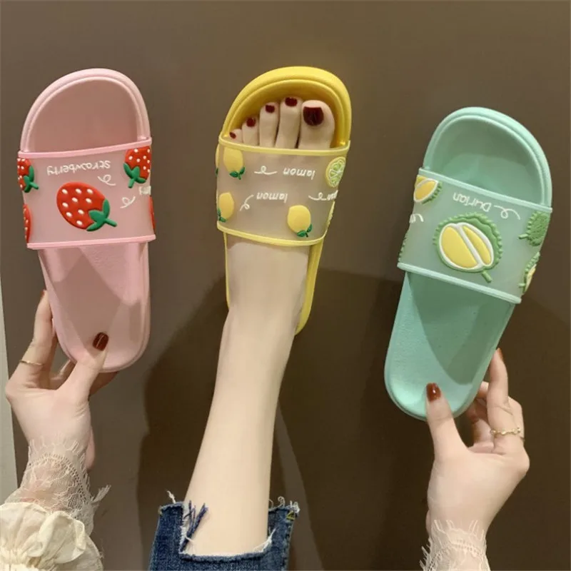 Шлепанцы женские с мультяшным рисунком модная домашняя обувь сланцы летняя
