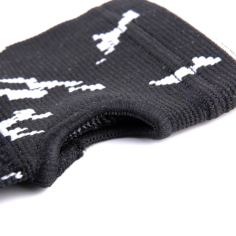 

1Pc Hand Palm Wrist Support Adjustable Compression Strap Elastic for Sport Bowling FK88