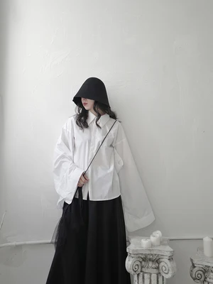 Yamamoto Темная футболка свободный крой свободные рукава облегающая асимметричная