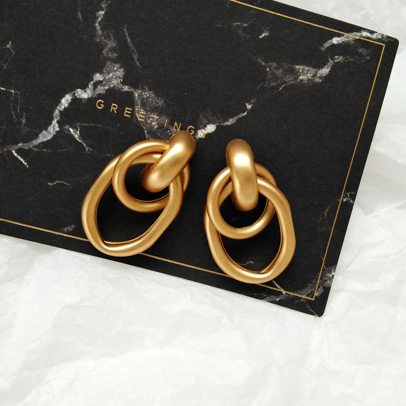 Женские крупные Винтажные серьги минималистичные металлические с закрученным