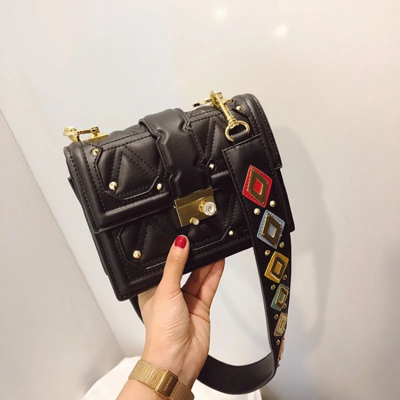 

Pu Fashion New Women Leather Flap Bag Personality Diamond Rivets Shoulder Bags Ladies Casual Packing Solid Color Crossbody Bag