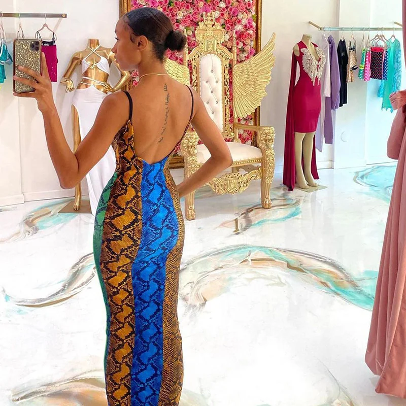 Женское платье со змеиным принтом облегающее сексуальное на бретельках с