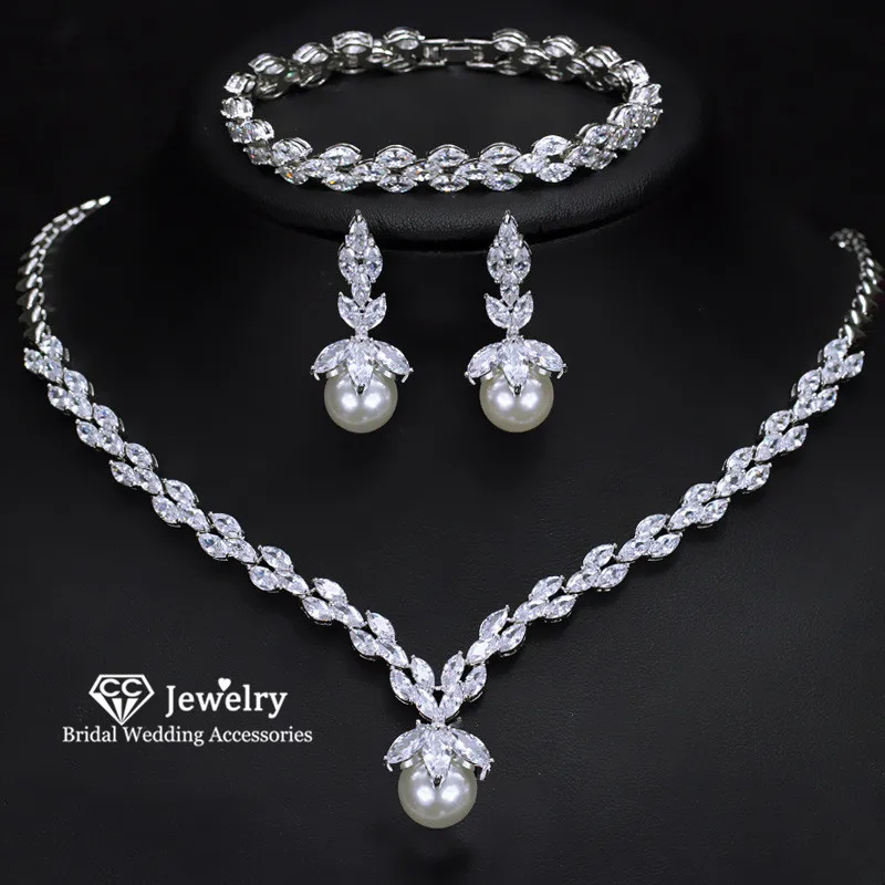 

CC Bridal Jewelry Sets Choker Necklace for Women Earrings Bracelet 3pcs imitation Pearl Pendant Jewellery Wedding Shining T0116