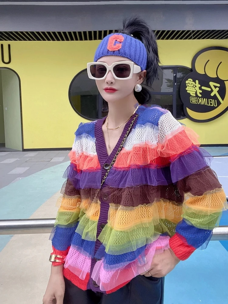 

Женский трикотажный кардиган в радужную полоску, с V-образным вырезом