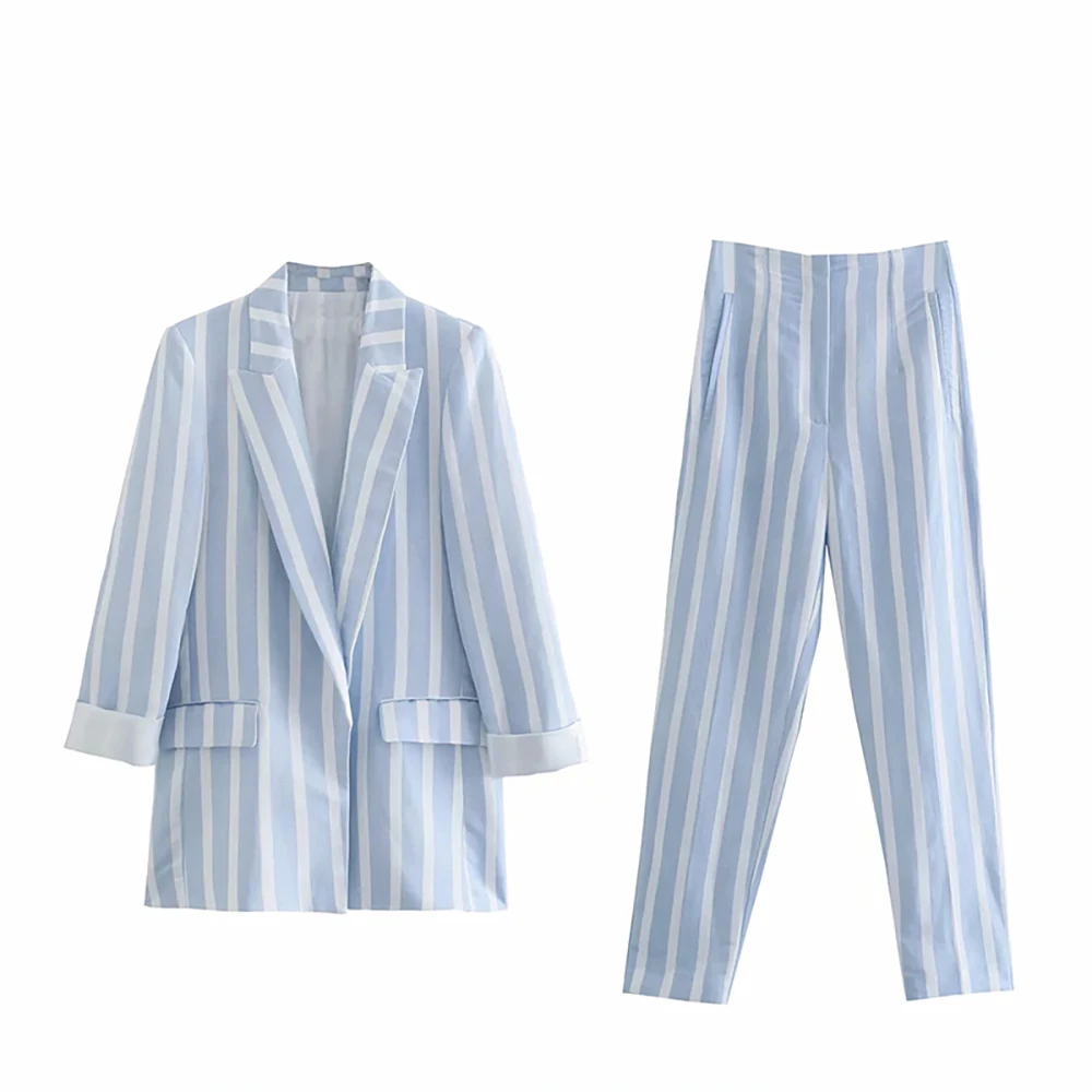 

Костюм женский льняной из блейзера и брюк в полоску