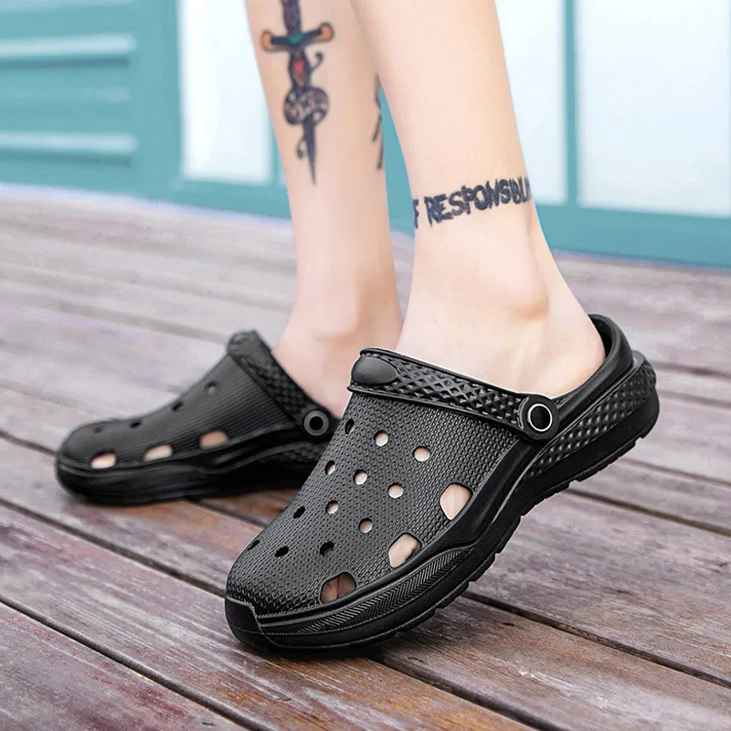Men Clogs Sandals Casual Hollow Garden Shoes Male EVA Light Slides Summer Men Non-slip Beach Sandles Mules Slippers Zapatos