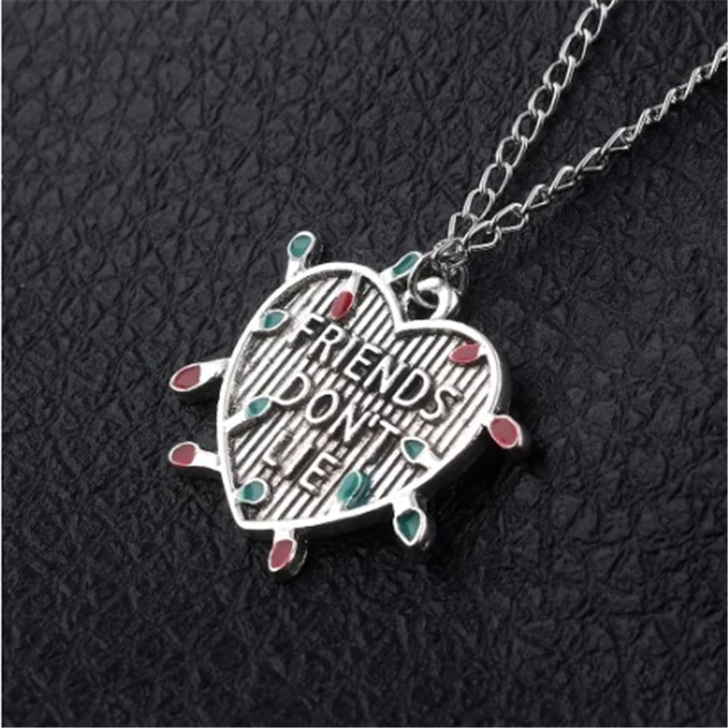 Купи Stranger Things "Friends Don't Lie" Cosplay Letter Choker Necklace Heart Pendant Necklace for Best Friend Gift Anime Accessories за 49 рублей в магазине AliExpress