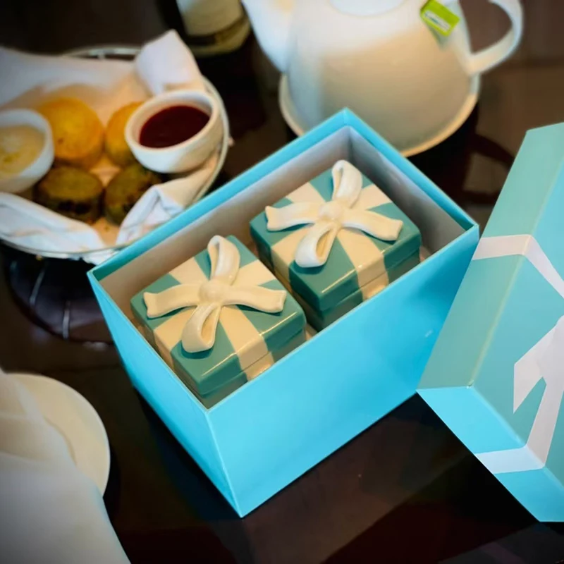 Синяя рельефная розетка кружка и чашка из костяного фарфора 300 мл белая брикет