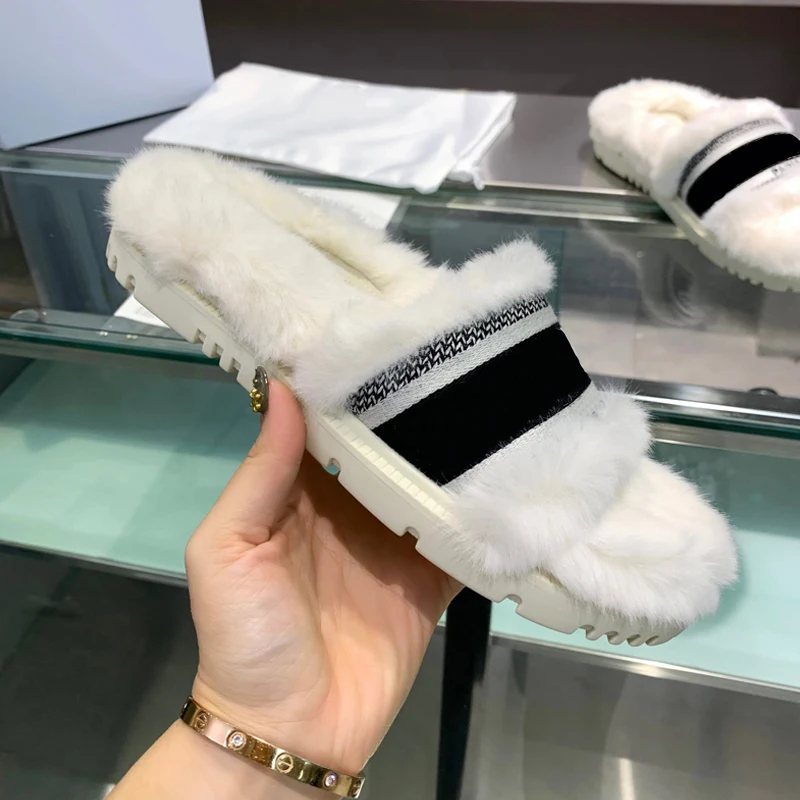 

Модные Роскошные Брендовые женские тапочки, удобные пушистые шлепанцы с вышивкой и надписью, женская обувь, меховые шлепанцы