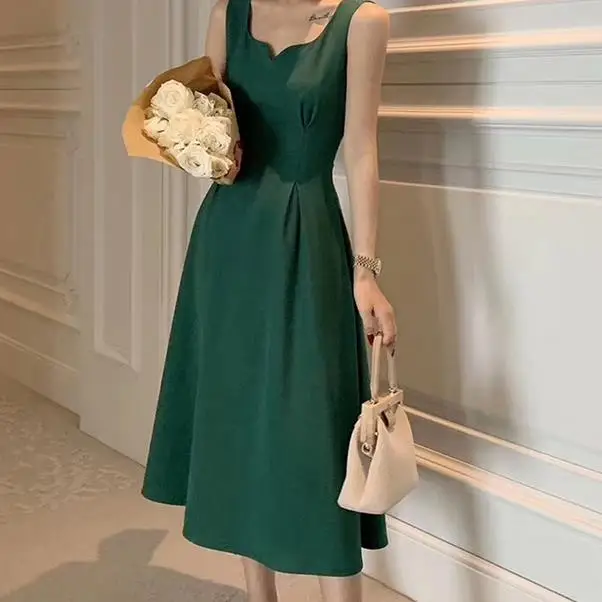 Женское повседневное платье облегающее удобное модельное дизайнерское новинка