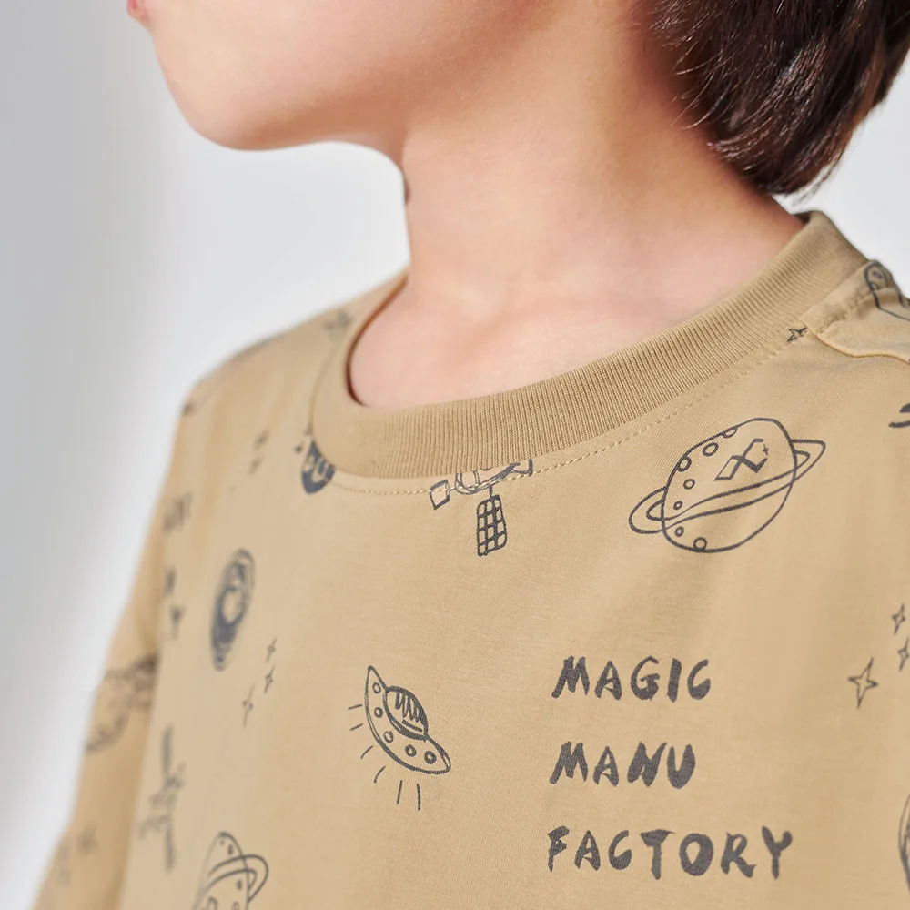 

Hollead 2021 Summer Fashion Children T-Shirts Cartoon Planet Print Cotton Patchwork Clothes Khaki Sleeve Tshirt Fit 4-15 Years