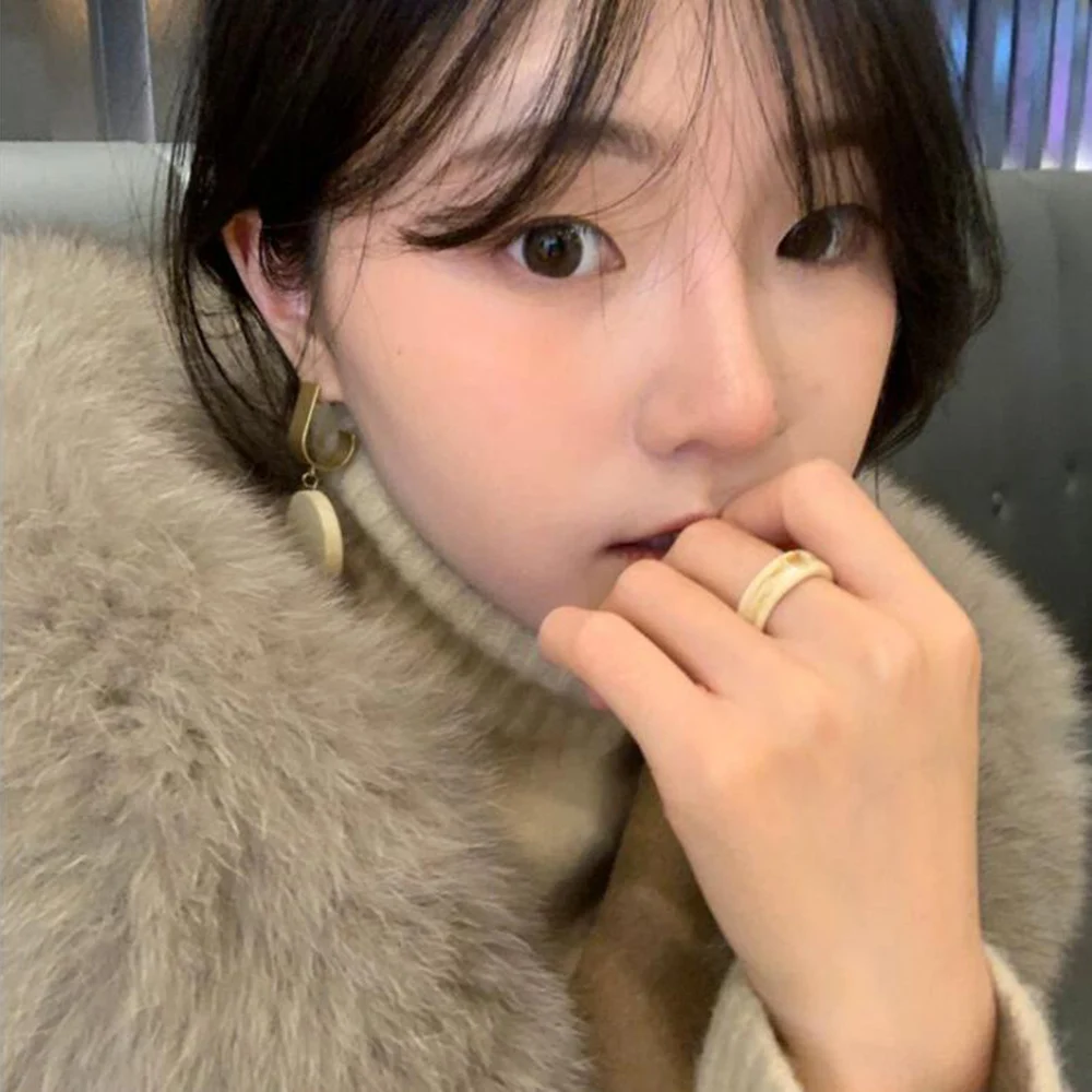 

2021 New Vintage Fashion Resin Ring Color Acetate Ring Geometric Round Rings Finger Rings For Girl Jewelry Gift