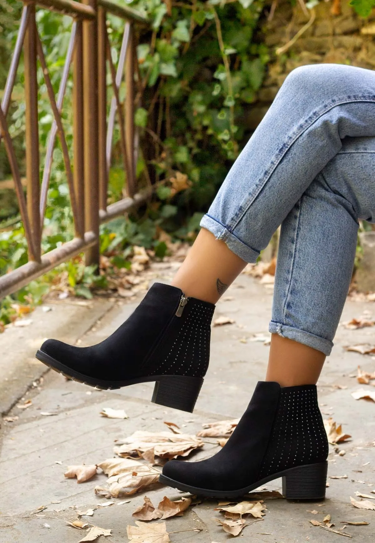 

Kabel Black Suede Beads Embroidered Boots