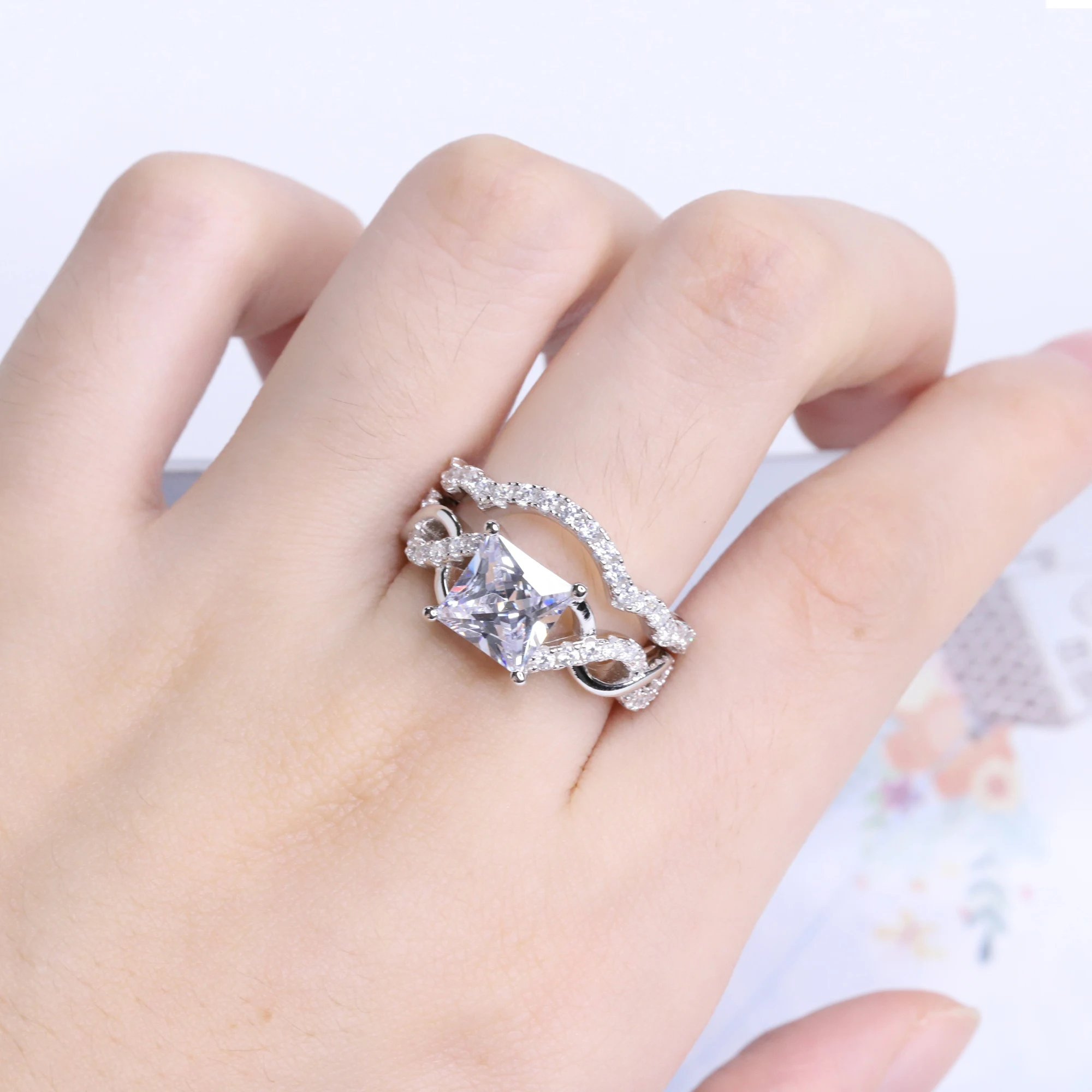 Женское кольцо из серебра 925 пробы с имитацией бриллианта|Кольца| |