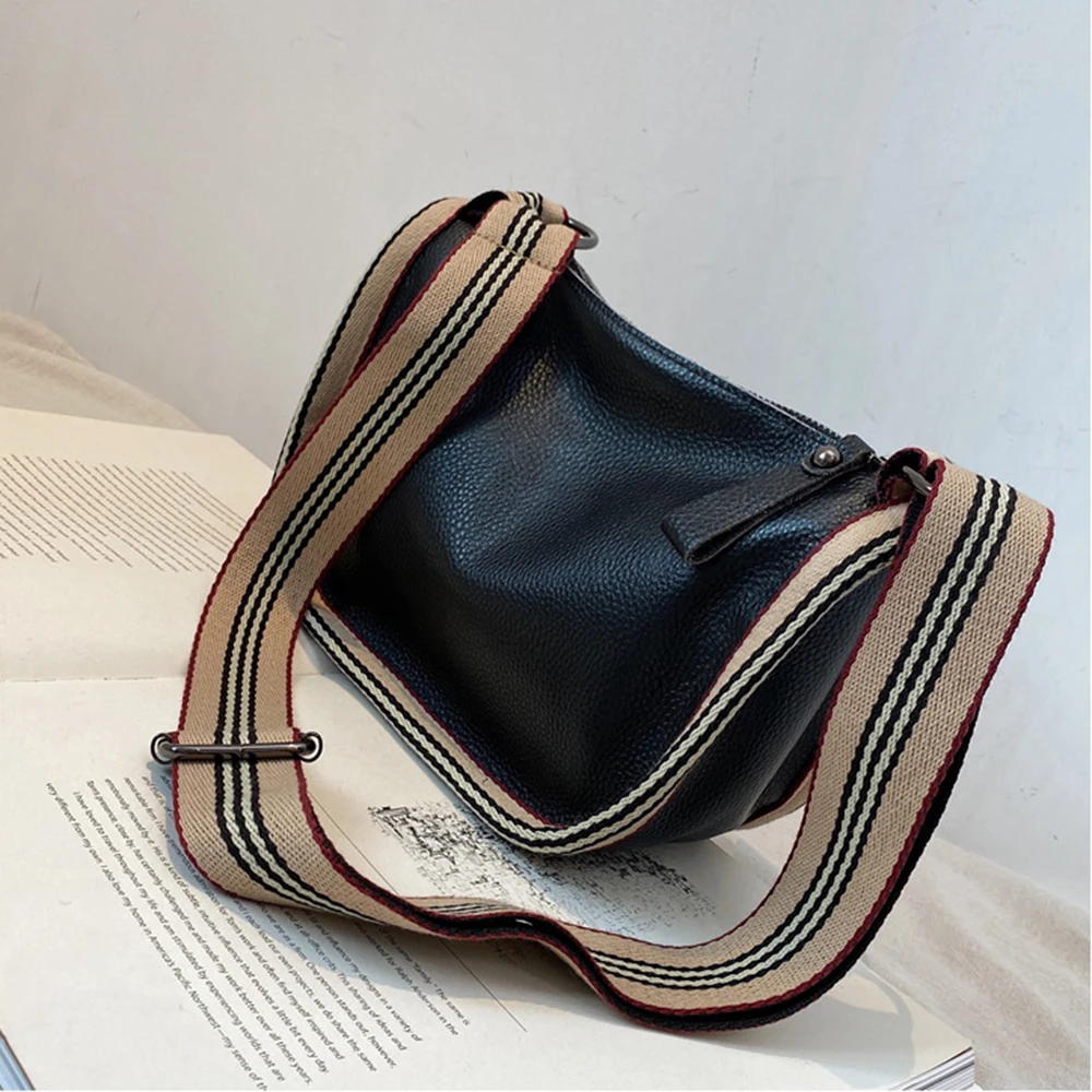 

Genuine Leather Cowhide Women's Shoulder Bag Retro Luxury Shoulder Messenger Bag Fashion Small Crossbody Bags For Women 2021