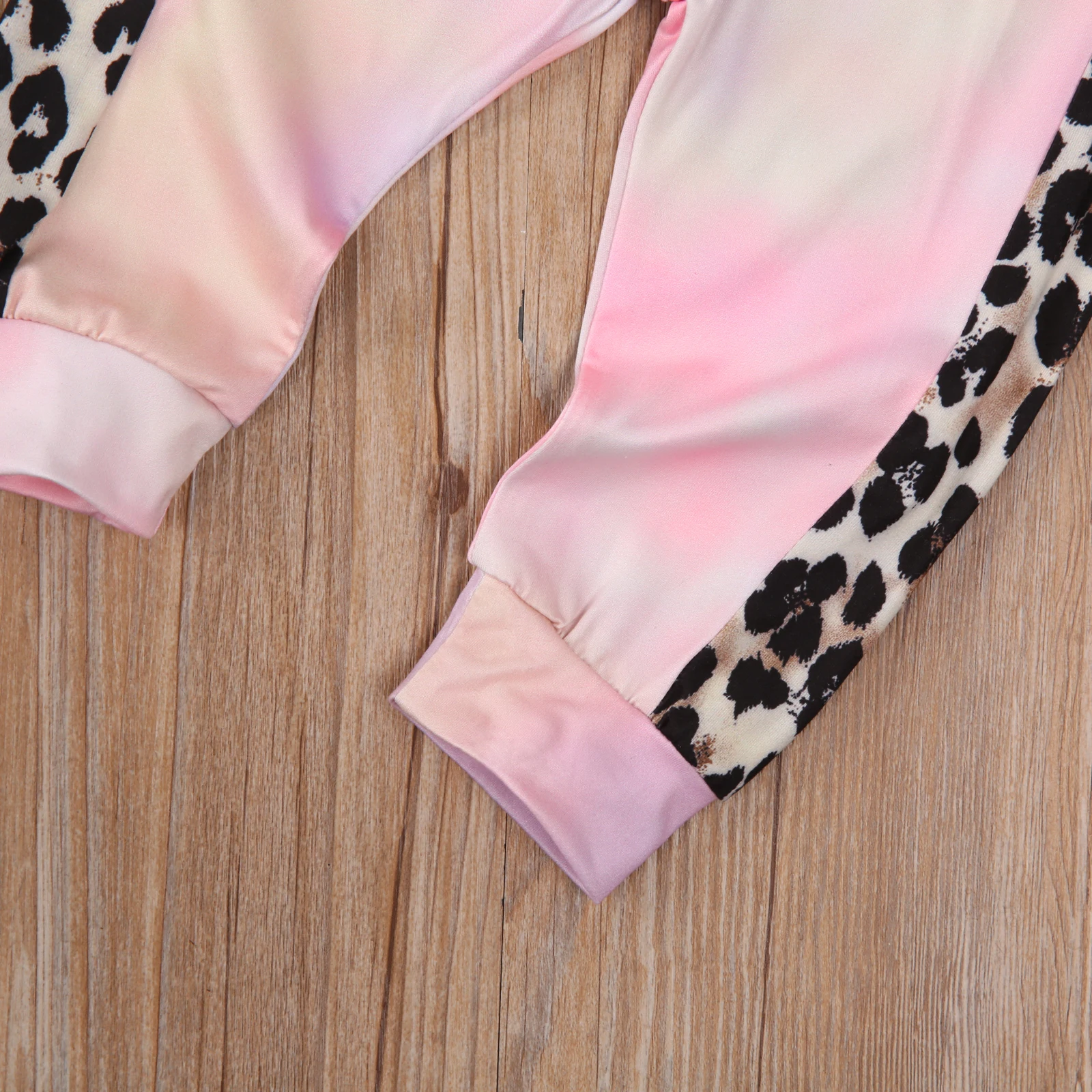 

Newborn Baby 3 Piece Tie-dyed Suit Heart Print Long Sleeve Crew Neck Top Leopard Print Long Pants and Hairband 3-24M