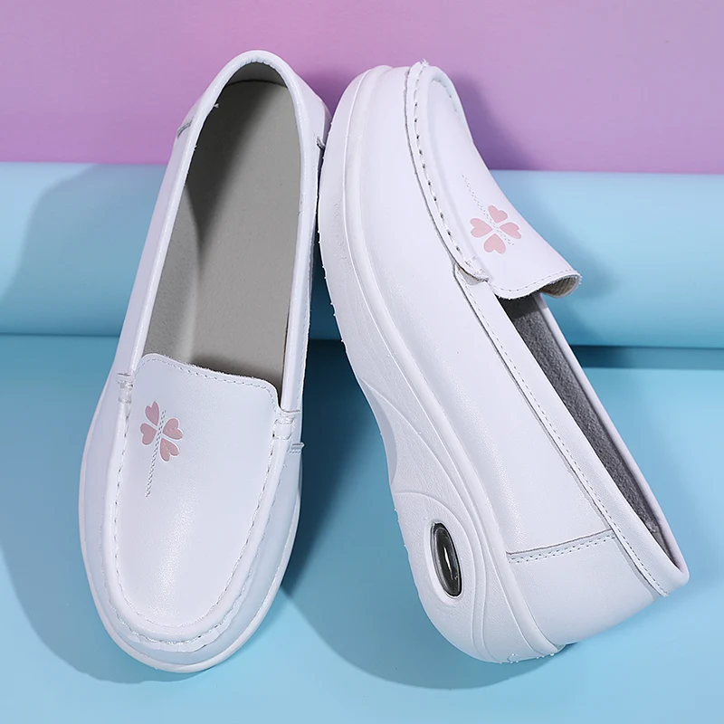 

Лоферы женские из натуральной кожи, дышащие, на мягкой подошве, плоская подошва, для медсестер, Осенняя обувь, черные розовые синие