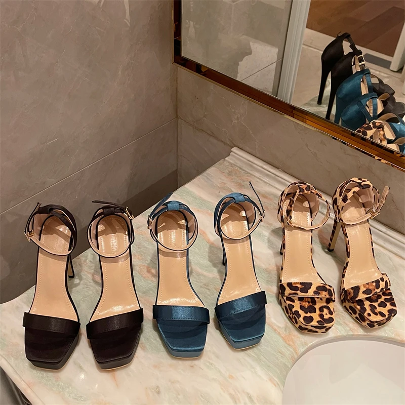

Wedding Women Sandals Sexy Leopard Platform High Heels Peep Toe Square Stiletto Buckle Summer Shoes For Women sandalias de mujer