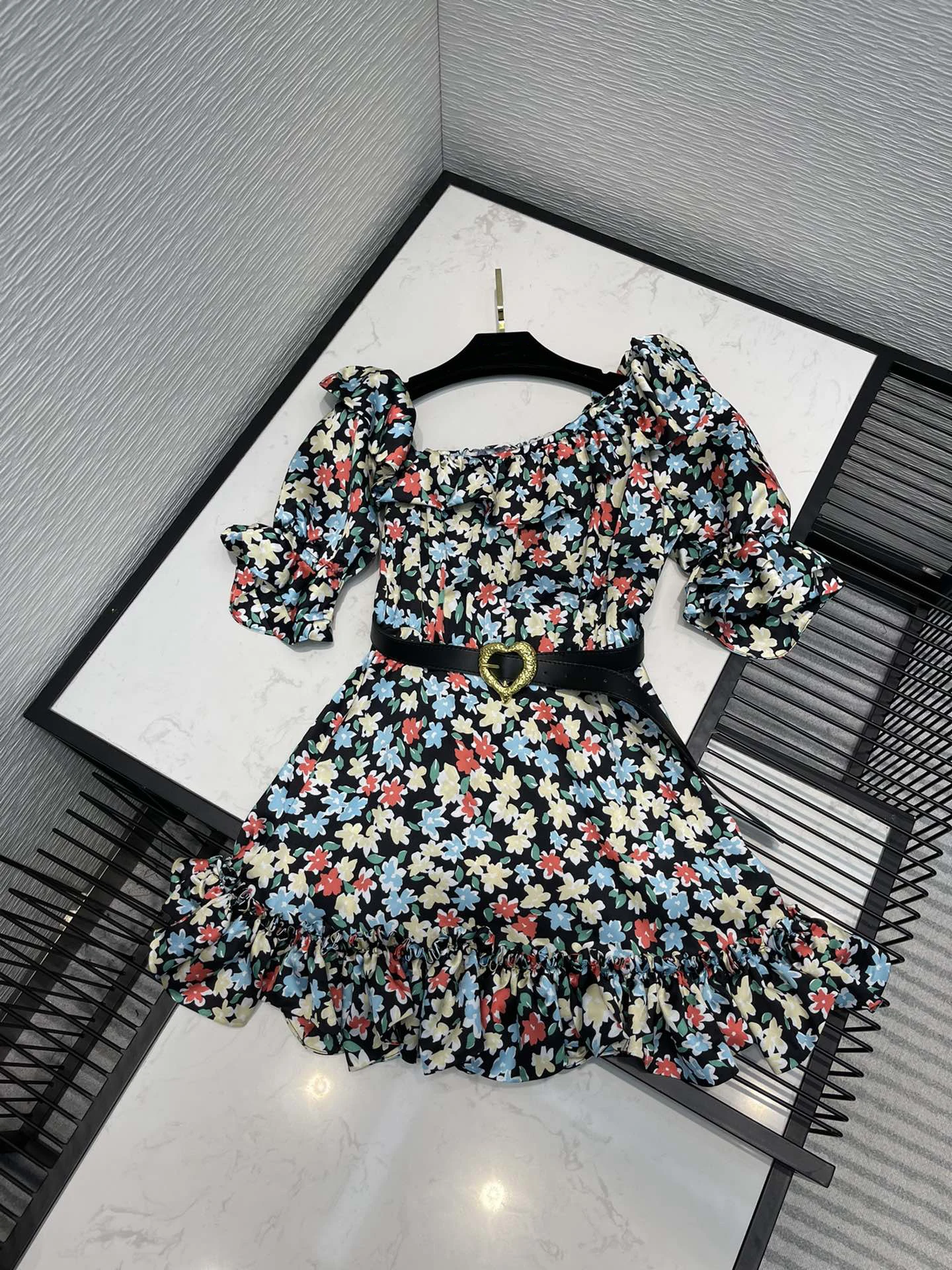 

Vintage European Slash Neck Off Shoulder Sexy MIni Floral Ruffle Summer Beach Chic Sashes Ins High Quality Bohemian Women Dress