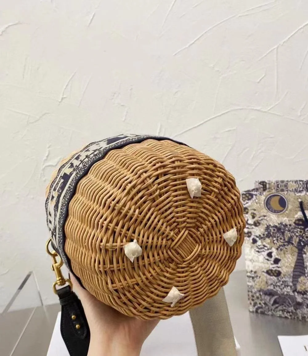 

Summer 2021 new versatile casual shoulder bag straw bag handbag knitted holiday bag knitted large capacity beach bag handbag