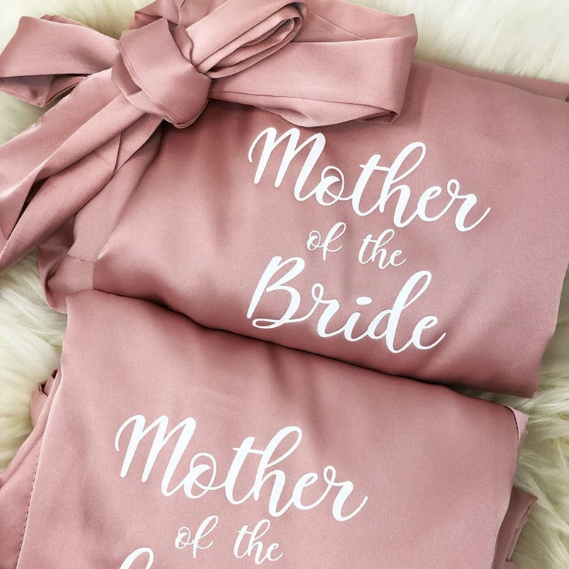 Персонализированные темно-розовый халат серебро письмо кимоно атласная пижама