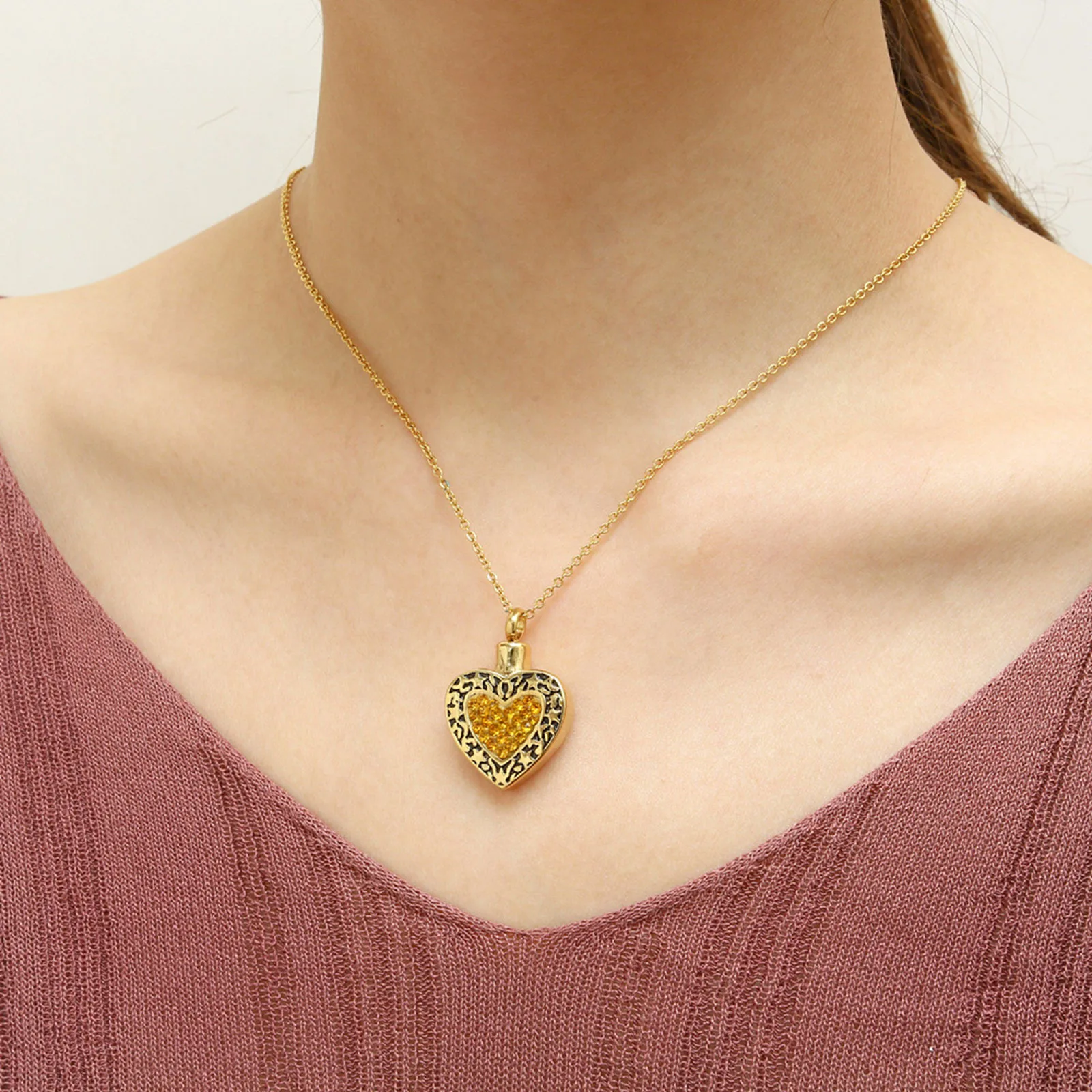 

Stainless Steel Cremation Ash Urn Pendants Heart Gold Plated Can Open With Black White Clear Rhinestone Charm Pendants For Women