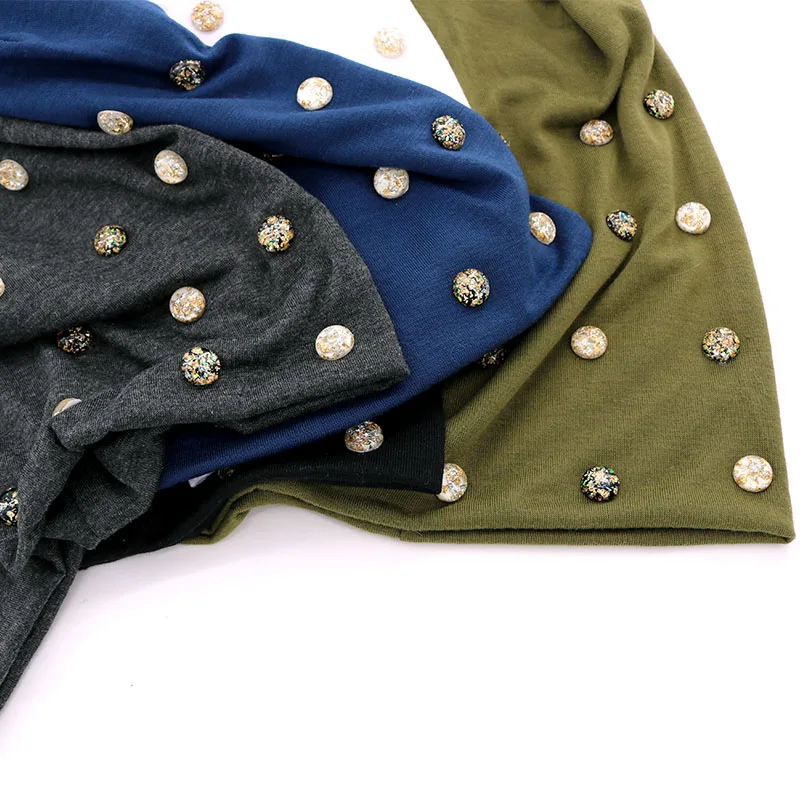 Женские хлопковые шапки с жемчужинами черные повседневные облегающие теплые для