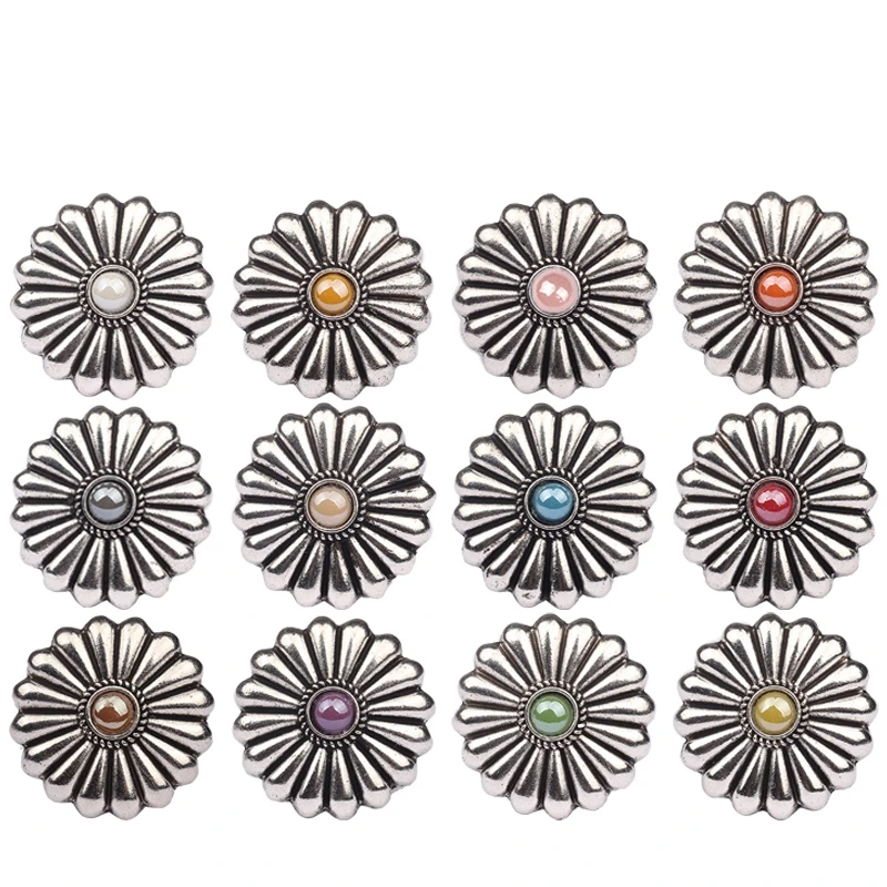 

3pcs/lot 30MM Retro Zinc Alloy Round Clothes Decorative Daisy Buttons Charms Pendant For DIY CONCHO Jewelry Accessories