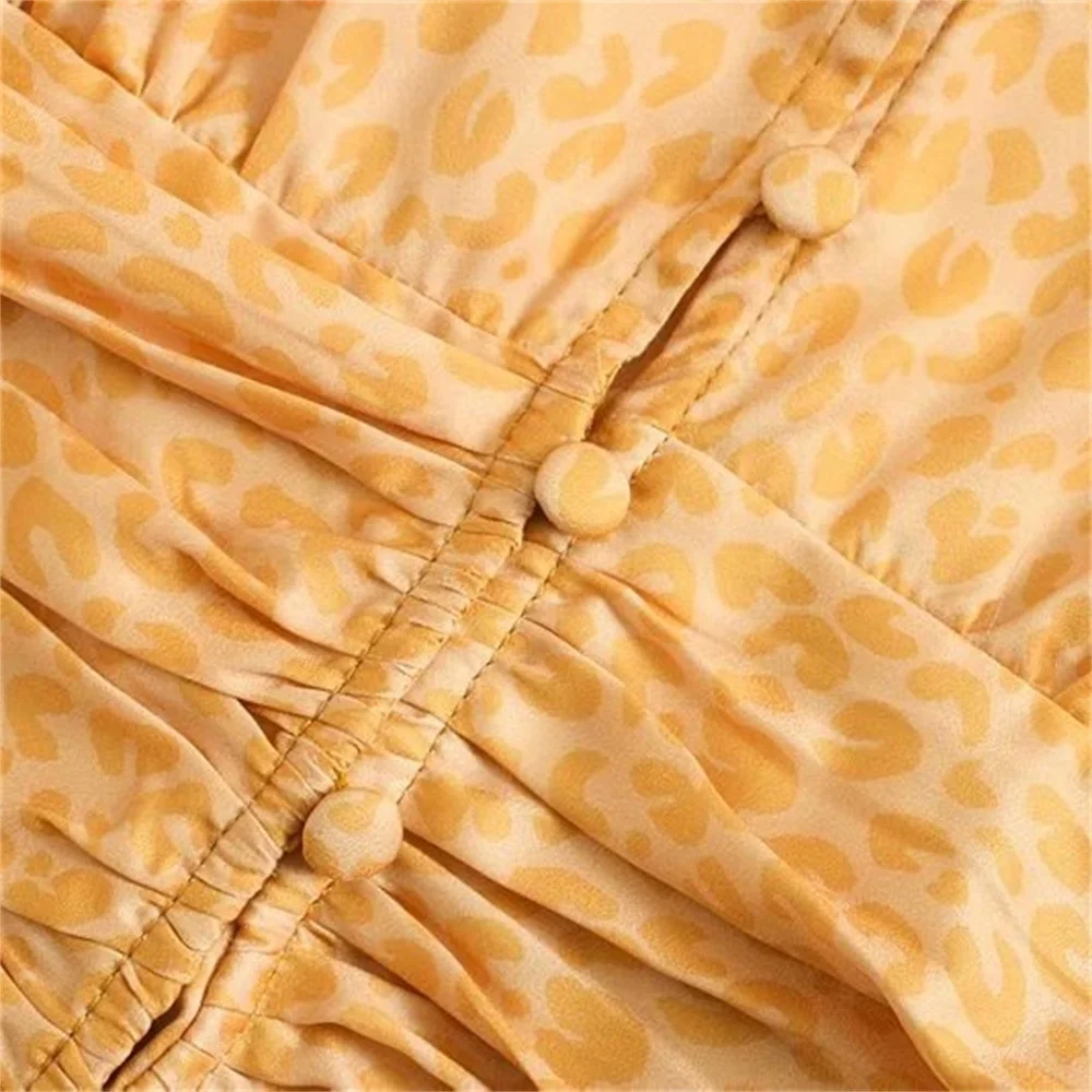 

2020 summer women's new fashion temperament elegant printed V-neck cardigan long sleeve button ornament shirt