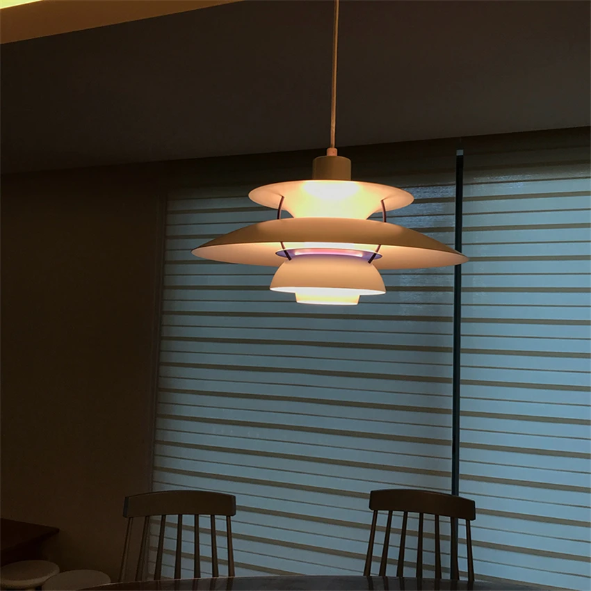 Современные европейские подвесные светильники в виде летающей тарелки лампы