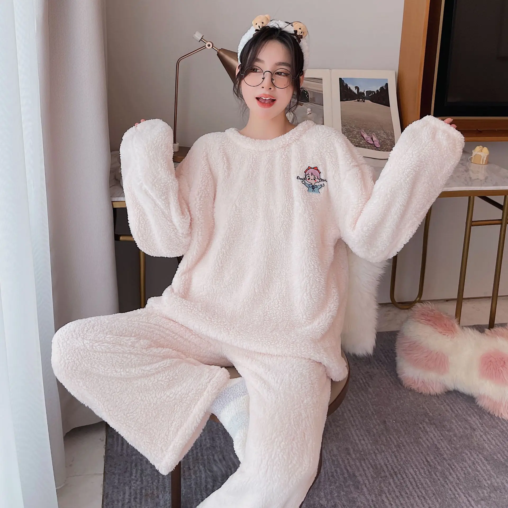 

Two-pieces Flannel Pajamas Set Winter Thicken Female Sleepwear Lingerie Suits Long Sleeve Nightwear Loungewear Plush Pyjama