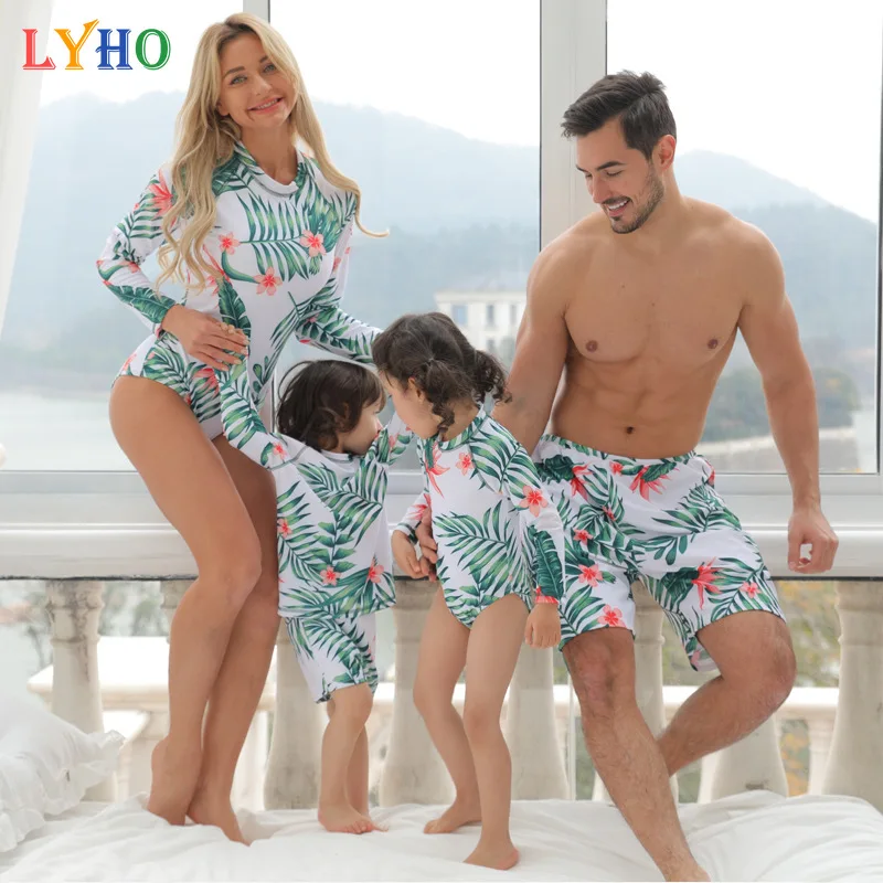 

Tropical Leaf Family Matching Swimsuits Long Sleeve Mother Daughter Swimwear Mommy and Me Surfing Clothes Father Son Swim Trunks