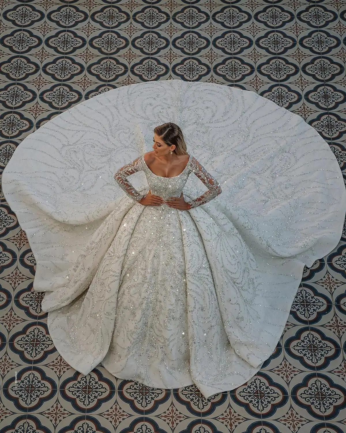 Vestidos De Novia Hot Luxurious Big Ball Wedding Dresses Crystal Beads Wedding Dresses Vestido De Noiva Mariage Bridal Gown